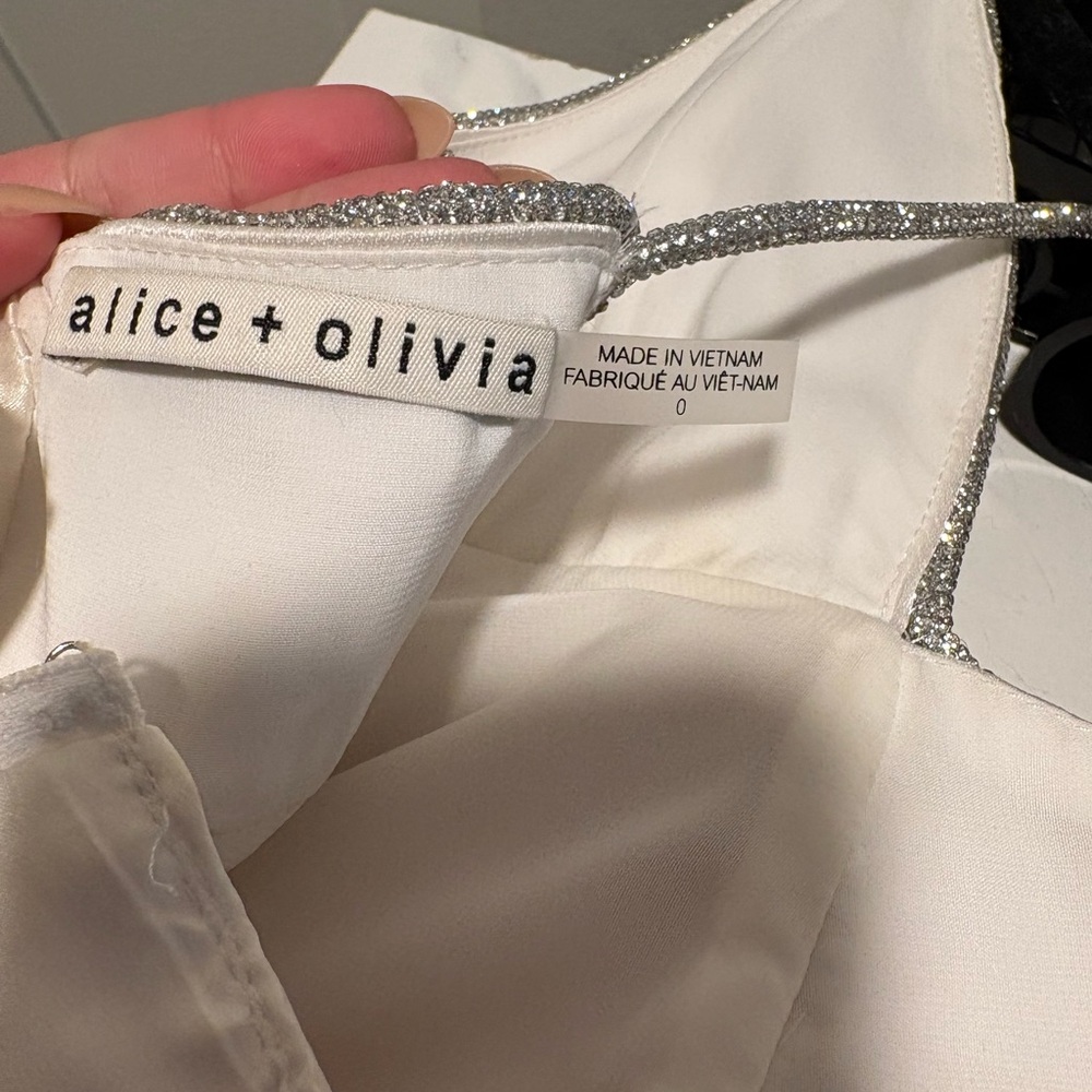 Alice & Olivia White Women's Mini Dress - Picture 6 of 6